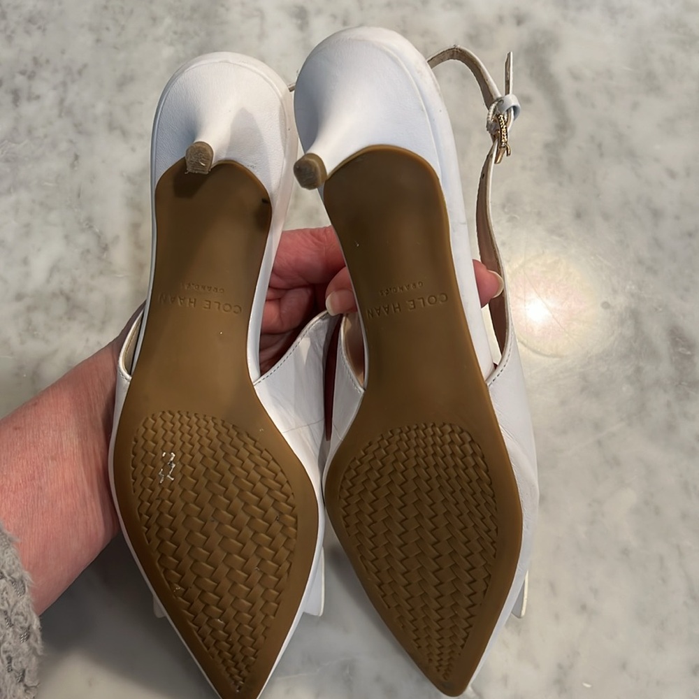 Cole Haan white Heels; Size 6 - Picture 6 of 11
